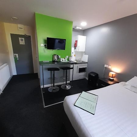 Lymedale Suites Studios & Aparthotel In Newcastle Under Lyme & Stoke Ngoại thất bức ảnh