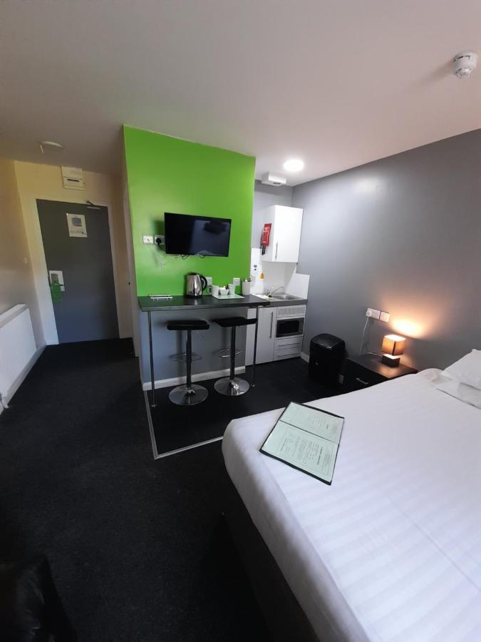 Lymedale Suites Studios & Aparthotel In Newcastle Under Lyme & Stoke Ngoại thất bức ảnh