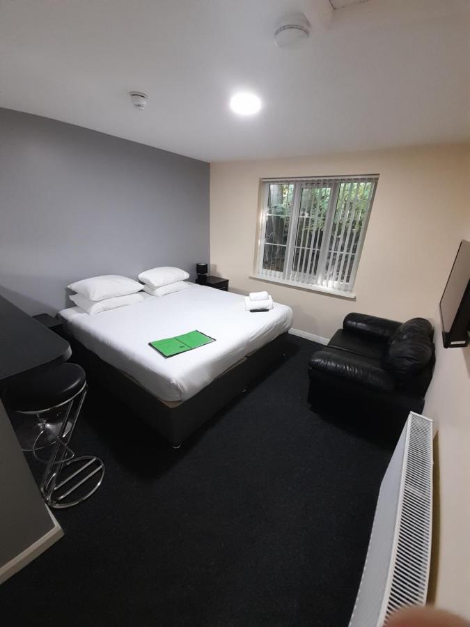 Lymedale Suites Studios & Aparthotel In Newcastle Under Lyme & Stoke Ngoại thất bức ảnh